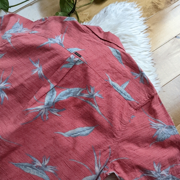 👕RIP CURL - Jungle Short Sleeve Button-down - Picture 6 of 9